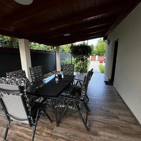 Laura 别墅 巴拉通雷勒