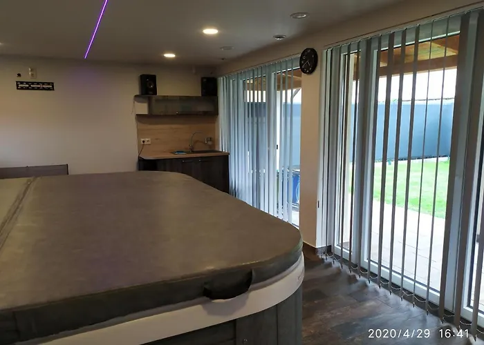 Willa Laura Balatonlelle